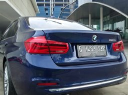 Dijual mobil BMW 3 Series 320i Lixury 2018 terbaik di Banten 4