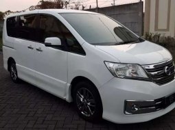 Jual mobil bekas murah Nissan Serena Highway Star 2014 di Jawa Timur 3