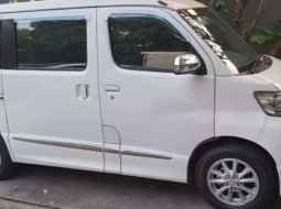 Daihatsu Luxio 2017 Banten dijual dengan harga termurah 2