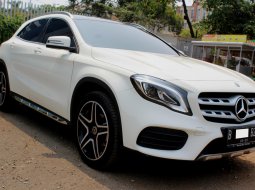 Jual mobil Mercedes-Benz GLA 200 2017 Pakai 2018 terbaik di DKI Jakarta 3