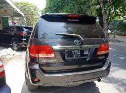 Mobil Toyota Fortuner 2008 G dijual, Jawa Timur 3