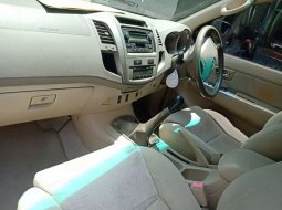 Mobil Toyota Fortuner 2008 G dijual, Jawa Timur 1