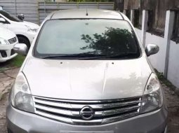 Mobil Nissan Grand Livina 2013 Highway Star terbaik di Jawa Timur 3