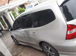 Mobil Nissan Grand Livina 2013 Highway Star terbaik di Jawa Timur 2