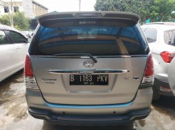 Dijual mobil Toyota Kijang Innova 2.5 V 2011 bekas di Jawa Barat 2