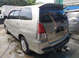 Dijual mobil Toyota Kijang Innova 2.5 V 2011 bekas di Jawa Barat 3