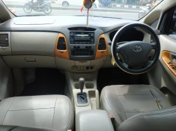 Dijual mobil Toyota Kijang Innova 2.5 V 2011 bekas di Jawa Barat 4