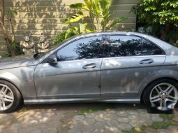 Jual Mercedes-Benz C-Class 250 2011 harga murah di Jawa Timur 3