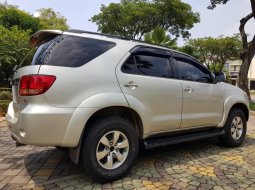 Jual mobil Toyota Fortuner 2.7 G Luxury AT 2005 bekas, Banten 6