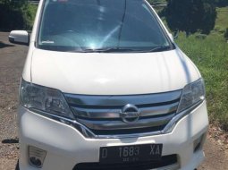 Jawa Barat, Nissan Serena Highway Star 2013 kondisi terawat 4