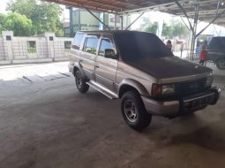 Mobil Isuzu Panther 1998 dijual, Sumatra Selatan 1