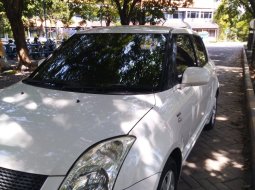 Dijual mobil Suzuki Swift ST 2010 bekas terbaik, Jawa Timur 4