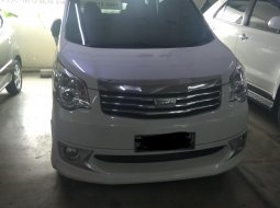 Dijual mobil bekas Toyota NAV1 V 2013, DKI Jakarta 1