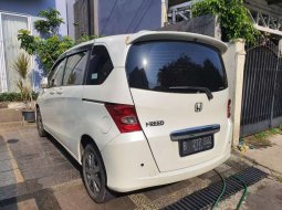 Mobil Honda Freed 2011 S terbaik di DKI Jakarta 5