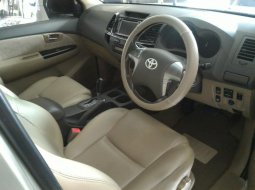 Jual mobil Toyota Fortuner G 2012 terawat di DKI Jakarta 4