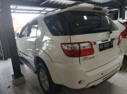 Dijual mobil Toyota Fortuner G 2009 bekas, DIY Yogyakarta 6