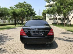 Jual cepat mobil Mercedes-Benz S-Class S350 2010 di Jawa Timur 6