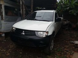 Jual cepat Mitsubishi Triton 2015 di Sulawesi Selatan 3