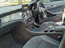 Mobil Mercedes-Benz CLA 2014 200 terbaik di Jawa Tengah 13