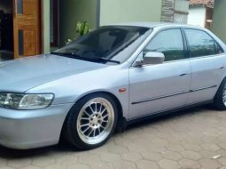 Jual mobil Honda Accord VTi-L 2000 bekas, Jawa Tengah 3