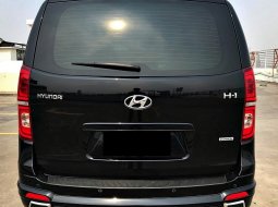 Jual cepat mobil Hyundai H-1 Elegance 2018 di DKI Jakarta 5