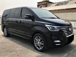 Jual cepat mobil Hyundai H-1 Elegance 2018 di DKI Jakarta 3