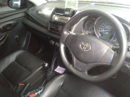 Mobil Toyota Limo 2014 dijual, Jawa Timur 11
