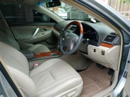 Dijual mobil Toyota Camry V 2010 bekas, DKI Jakarta 3