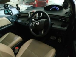 Dijual mobil bekas Honda Freed PSD 2013 di DIY Yogyakarta 4