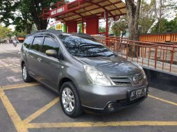 Mobil Nissan Grand Livina 2012 SV terbaik di Jawa Tengah 3