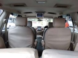 Jual cepat Toyota Kijang Innova V Luxury 2012 di Jawa Timur 2