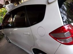 Bali, Honda Jazz RS 2010 kondisi terawat 8