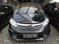 Jual mobil Honda Freed PSD 2014 dengan harga terjangkau di Jawa Barat  10