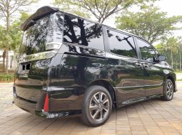 Banten, dijual mobil Toyota Voxy AT 2018 murah  6
