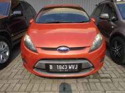 Jual mobil Ford Fiesta Trend 2011 terawat di Jawa Barat  8