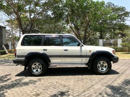 Dijual mobil bekas Toyota Land Cruise VX-R 1997, Jawa Timur 2