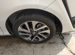 Mobil Toyota Sienta V AT 2017 dijual, Jawa Barat  3