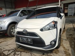 Mobil Toyota Sienta V AT 2017 dijual, Jawa Barat  5