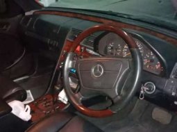 Jual mobil bekas murah Mercedes-Benz C-Class C 240 2001 di Jawa Tengah 3