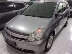 Jawa Timur, jual mobil Honda Stream 1.7 2005 dengan harga terjangkau 1