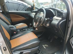 Jual mobil Toyota Kijang Innova 2.0 G AT 2016 terawat di Jawa Barat  5