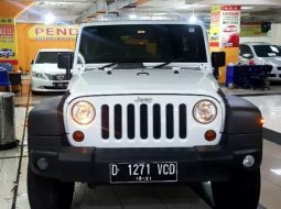 DKI Jakarta, Jeep Wrangler Rubicon 2011 kondisi terawat 3