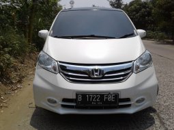 Jual mobil Honda Freed SD 2013 dengan harga murah di Jawa Barat  5