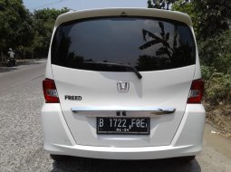 Jual mobil Honda Freed SD 2013 dengan harga murah di Jawa Barat  6