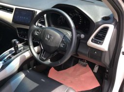 Bali, Honda HR-V Prestige 2019 kondisi terawat 5