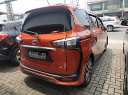Jual cepat mobil Toyota Sienta Q AT 2017 di Jawa Barat 8
