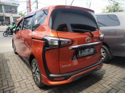 Jual cepat mobil Toyota Sienta Q AT 2017 di Jawa Barat 10