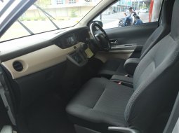 Jawa Barat, dijual mobil Daihatsu Sigra R AT 2018 murah  6