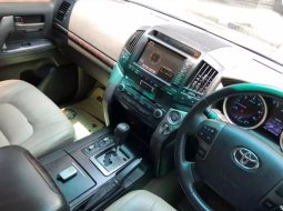 Jual mobil Toyota Land Cruiser 4.5 V8 Diesel 2012 terbaik di DKI Jakarta 3