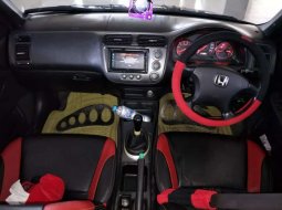 Mobil Honda Civic 2004 VTi-S terbaik di Jawa Timur 4